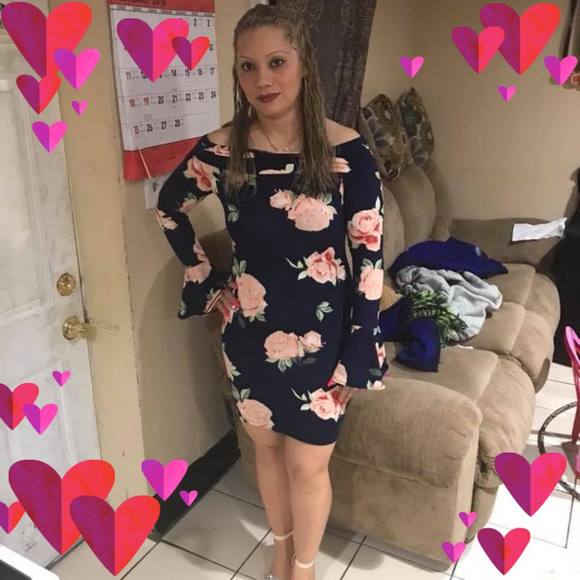 Meet your Posher, Gloria - Picture 1 of 1